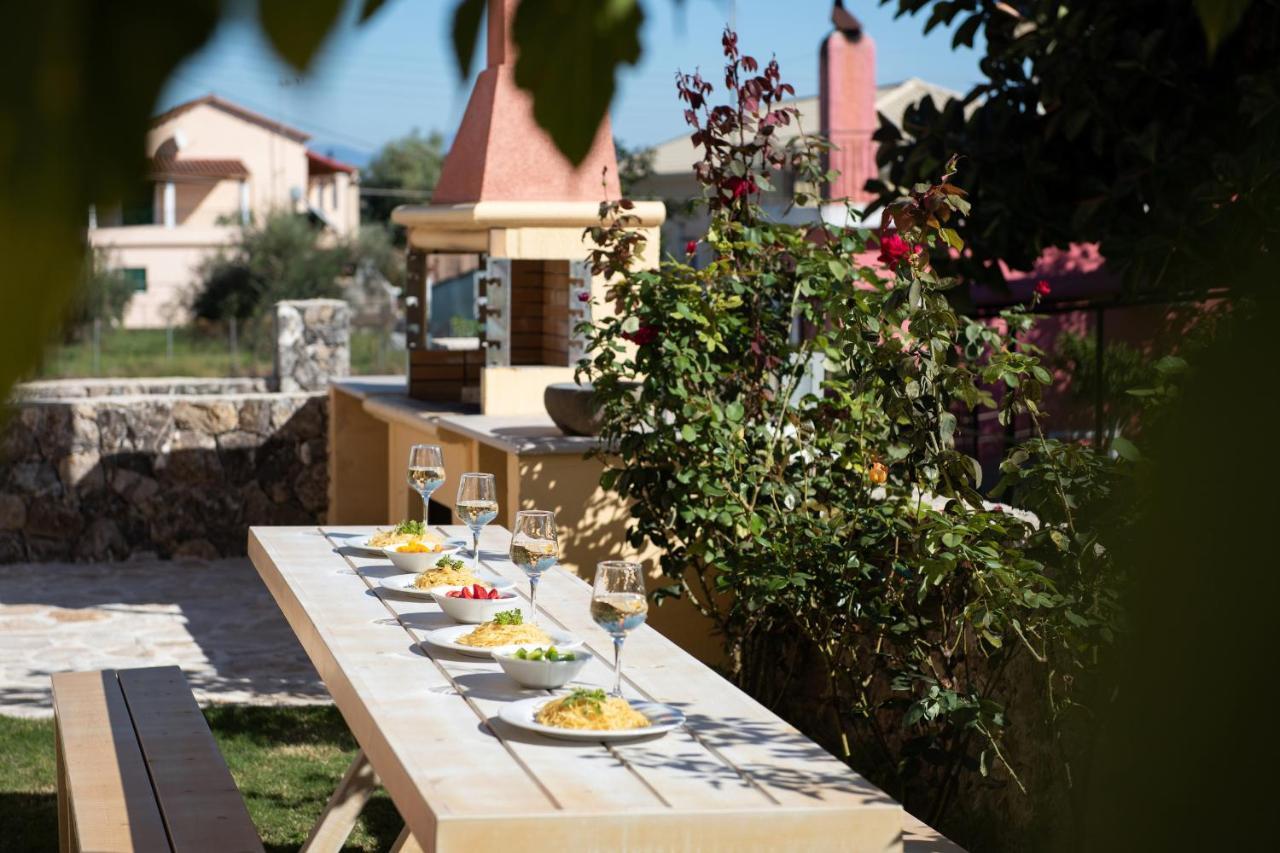 Casa Dell Amore Petrití Exterior foto